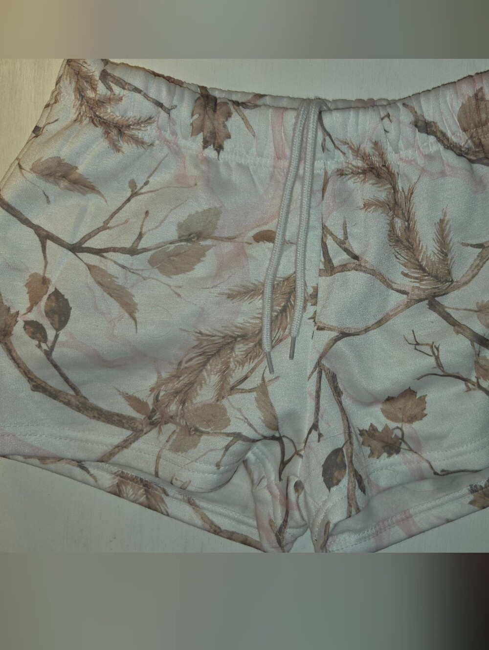 Floral Branch Print Camo Lounge Shorts - Neutral Tones Size Small